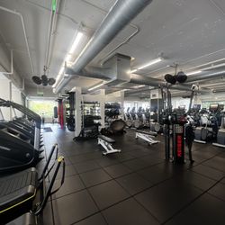 FITNESS SF - Embarcadero - We have a separate area that's more for personal training and cardio