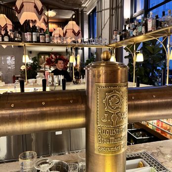 Gigi Trattoria - Bar view - Italian Near Me - Munich, BY