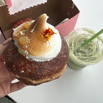 Magic Donuts & Coffee - Lemon Meringue - Donuts Near Me - San Francisco, California Magic Donuts & Coffee - Lemon Meringue - Donuts Near Me - San Francisco, California
