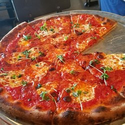 Gallo Coal Fire Kitchen - First time Margarita Pizza.... Delicious!!!