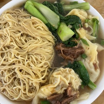 Bo’s Kitchen - Wonton Beef Brisket Noodles Soup (must get!) - Chicken Wings Near Me - Honolulu, Hawaii Bo’s Kitchen - Wonton Beef Brisket Noodles Soup (must get!) - Chicken Wings Near Me - Honolulu, Hawaii