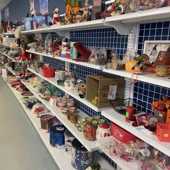 Goodwill - 4/2/23 Small home Decor Wall - Community Service/Non-Profit Near Me - Hazleton, Pennsylvania