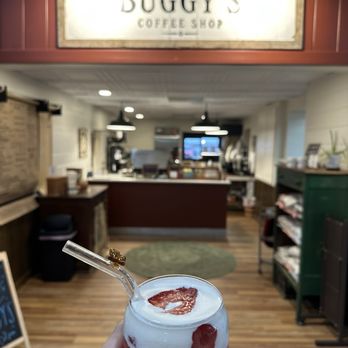 Buggy's Coffee Shop - Strawberries & Cream Energy Drink - Coffee & Tea Near Me - Lamoni, Iowa