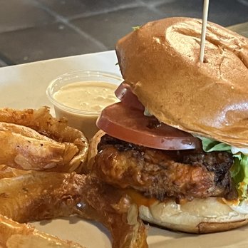 Final Draft Brewing Company - Fried chicken sandwich - Breweries Near Me - Redding, California Final Draft Brewing Company - Fried chicken sandwich - Breweries Near Me - Redding, California