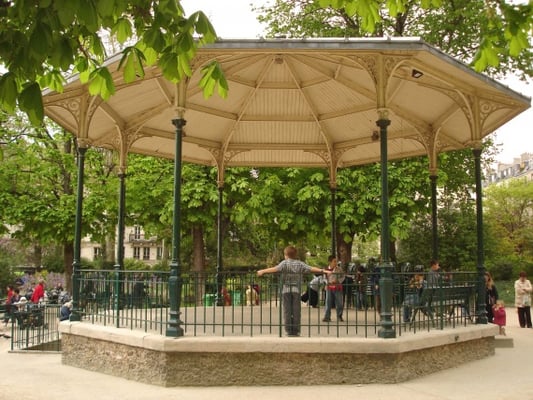 Square Maurice Gardette by null