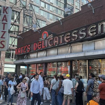 Katz's Delicatessen - Outside line - Delis Near Me - New York, New York Katz's Delicatessen - Outside line - Delis Near Me - New York, New York