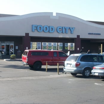 Food City - cars parked in front of a food city store - Grocery Near Me - Mesa, Arizona Food City - cars parked in front of a food city store - Grocery Near Me - Mesa, Arizona