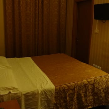 Hotel Montreal - Bed - Hotels Near Me - Florence, FI