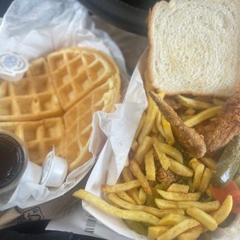 Big Mama's Chicken & Waffles - Fluffy waffle, chicken wings, well seasoned fries, pickles, jalapeño pepper and steamed carrots - Soul Food Near Me - Dallas, Texas