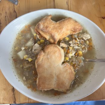 MI Table - Chicken Pot Pie - New American Near Me - Bay City, Michigan