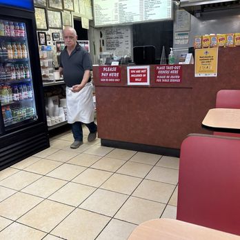 Eddie's Breakfast & Lunch - Eddie and counter - Breakfast & Brunch Near Me - Newton, Massachusetts Eddie's Breakfast & Lunch - Eddie and counter - Breakfast & Brunch Near Me - Newton, Massachusetts