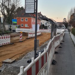 Bushaltestelle Prinz-Karl-Viertel - Derzeit ohne Busse, aber es soll im Rahmen der aktuellen Arbeiten auch ein barrierefreier Ausbau der Haltestelle erfolgen