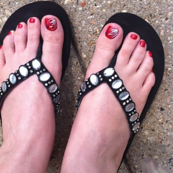 La Vie Nails & Spa - La Vie pedicure with flower - Nail Salons Near Me - Madison, Wisconsin La Vie Nails & Spa - La Vie pedicure with flower - Nail Salons Near Me - Madison, Wisconsin