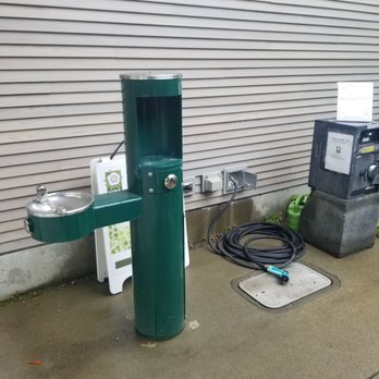 Bellevue Botanical Garden - Water bottle fill station near gift shop - Botanical Gardens Near Me - Bellevue, Washington Bellevue Botanical Garden - Water bottle fill station near gift shop - Botanical Gardens Near Me - Bellevue, Washington