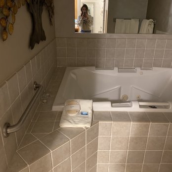 Rabbit Hill Inn - Big tub - Hotels Near Me - Lower Waterford, Vermont