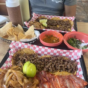 El Trompo Loco - Orden de tacos ($10.99) - Mexican Near Me - Houston, Texas El Trompo Loco - Orden de tacos ($10.99) - Mexican Near Me - Houston, Texas