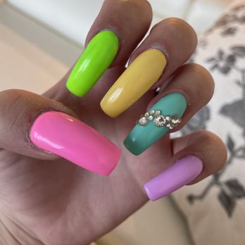 Phat Nails & Spa - Nails - Nail Salons Near Me - Coquitlam, British Columbia