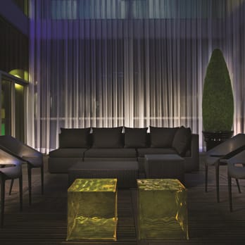Hôtel Zero1 - The interior courtyard, the Atrium. - Hotels Near Me - Montreal, Quebec Hôtel Zero1 - The interior courtyard, the Atrium. - Hotels Near Me - Montreal, Quebec