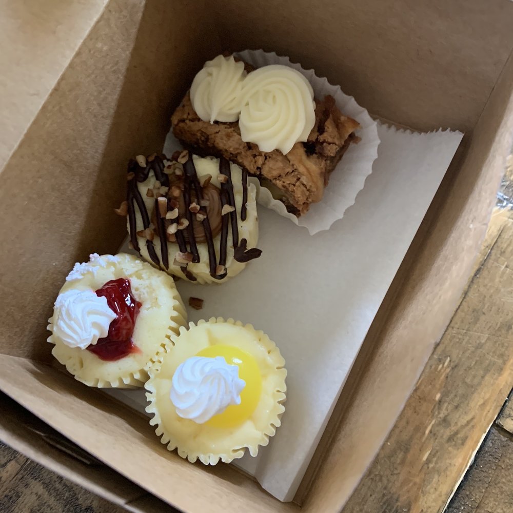 Creative Cakes Bakery - Bakeries Near Me - Tinley Park, Illinois Creative Cakes Bakery - Bakeries Near Me - Tinley Park, Illinois