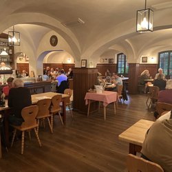 Ayinger Bräustüberl - Dining room