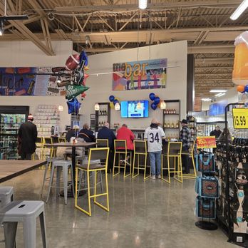 Mariano's - Game day around bar area.  Go Bears! - Grocery Near Me - Northbrook, Illinois