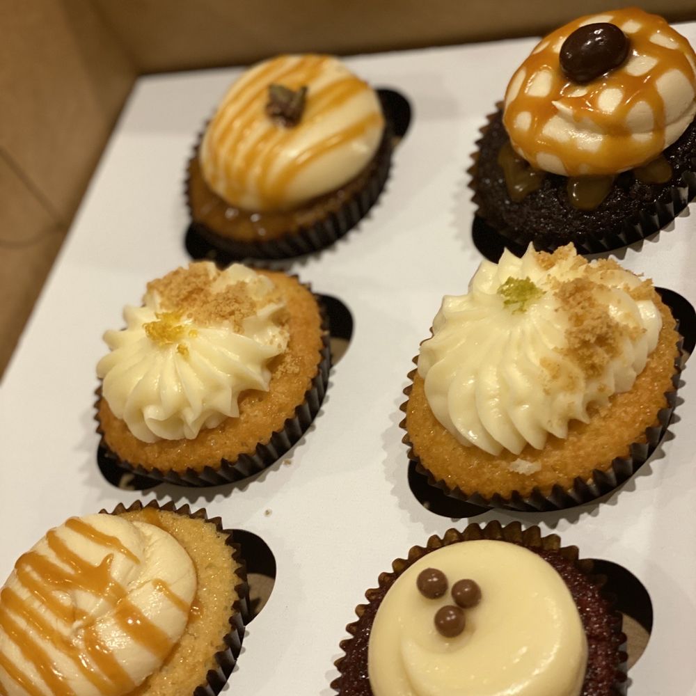 Cupcakin' Bake Shop - Pumpkin, lemon, salted caramel, red velvet, lime, mocha - soooooo delicious - Cupcakes Near Me - Oakland, California