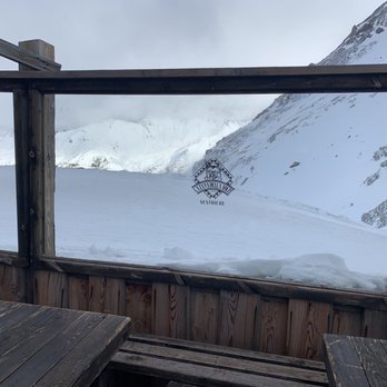 Tana Della Volpe - Outside seating - Bars Near Me - Borgata Sestriere, TO