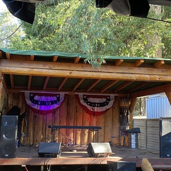 Stockade Grub & Whiskey - The stage - Barbeque Near Me - Crestline, California