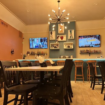 Ta’Chingon Mexican Kitchen - tables and chairs - Mexican Near Me - Winter Park, Florida