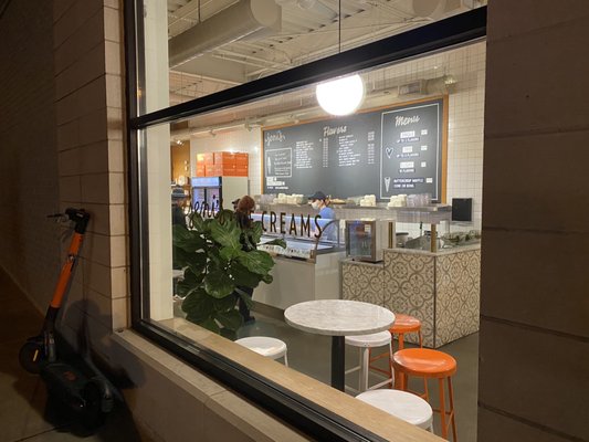 Jeni's Splendid Ice Creams by null