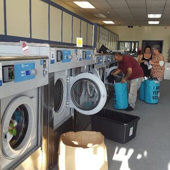 Newberg Coin Laundry - Newberg Laundry is OPEN with all new machines - Laundromat Near Me - Newberg, Oregon Newberg Coin Laundry - Newberg Laundry is OPEN with all new machines - Laundromat Near Me - Newberg, Oregon