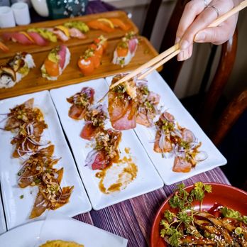 Maru Sushi - Sushi Bars Near Me - Westminster, California