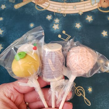 vypassetti cake pops - Pin cushion, thread, and yarn ball cake pops - Desserts Near Me