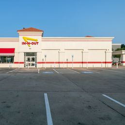 Exterior photo of In-N-Out Burger - Dallas, Texas Exterior photo of In-N-Out Burger - Dallas, Texas