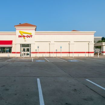 In-N-Out Burger - image - Burgers Near Me - Dallas, Texas In-N-Out Burger - image - Burgers Near Me - Dallas, Texas