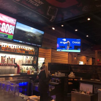 Albert G's Barbecue Tulsa Hills - Fun bar - Barbeque Near Me - Tulsa, Oklahoma