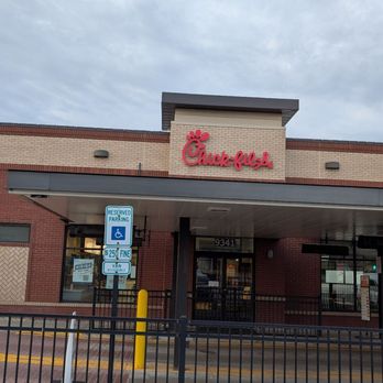 Chick-fil-A - Fast Food Near Me - Skokie, Illinois Chick-fil-A - Fast Food Near Me - Skokie, Illinois