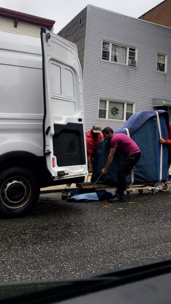 DLIGHT MOVING Updated May 2024 16 Photos Palisades Park, New