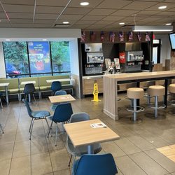 McDonald's - Drink station