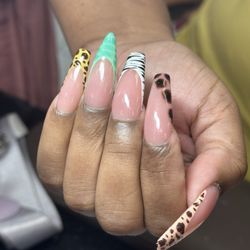 Guitar Nails Bar & Queen Spa