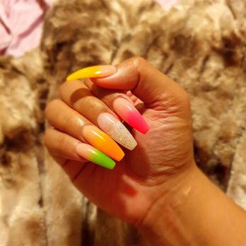 Renton Nail & Spa - Nail Salons Near Me - Renton, Washington
