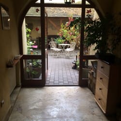 Pożegnanie z Afryką - The hallway leading to the courtyard.