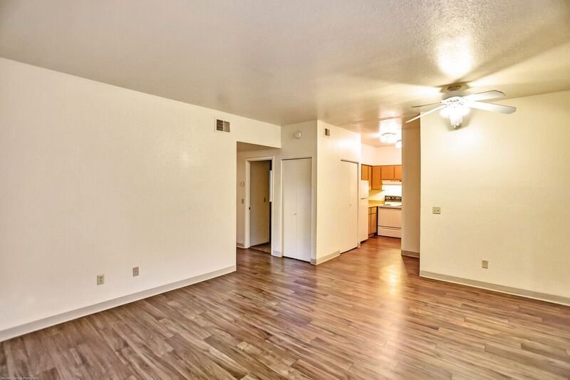 ARCHES AT ORACLE APARTMENTS Updated September 2024 26 Photos & 11 Reviews 5921 N Oracle Rd