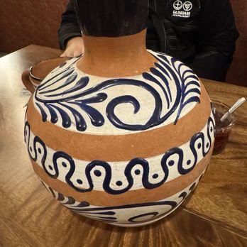 Vecindad de Seattle - Water was waiting on the table - Mexican Near Me - Tacoma, Washington Vecindad de Seattle - Water was waiting on the table - Mexican Near Me - Tacoma, Washington