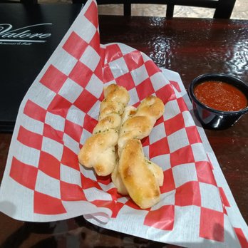 Valore Italian Restaurant And Grill - Complimentary breadsticks with marinara, delicious. - Italian Near Me - Amarillo, Texas Valore Italian Restaurant And Grill - Complimentary breadsticks with marinara, delicious. - Italian Near Me - Amarillo, Texas