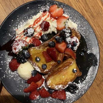 Eight AM - Berry French toast - New American Near Me - San Francisco, California