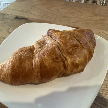 Flowin Cafe - Croissant (plain). Tatses excatly like Costco and priced $5 for 1ct vs $8 for 12ct at Costco.   Oct, 2025 - Coffee & Tea Near Me - Los Angeles, California