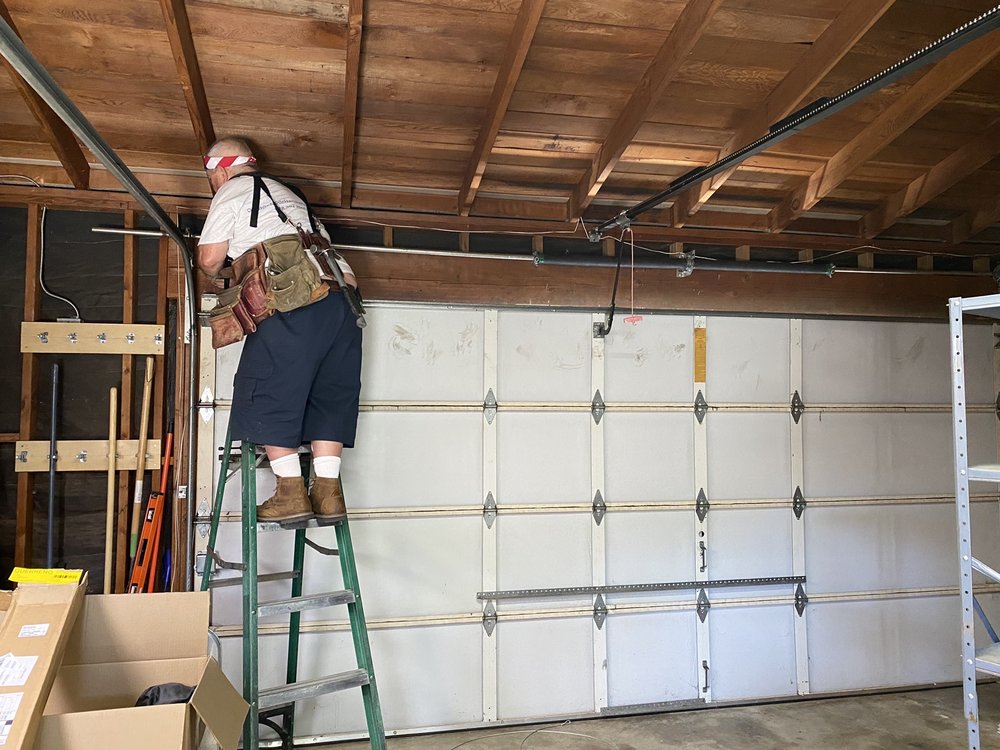 Garage Door Handyman - Garage Door Contractor in Reseda, CA