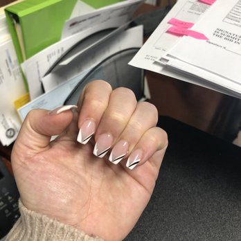 5 Star Nails & Spa - Fabulous shape and design. Loki makes it look easy and is very efficient. - Nail Salons Near Me - Nyack, New York
