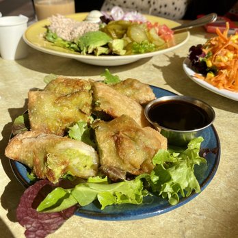 Grand Cafe - Avocado Roll - Kosher Near Me - Hollywood, Florida